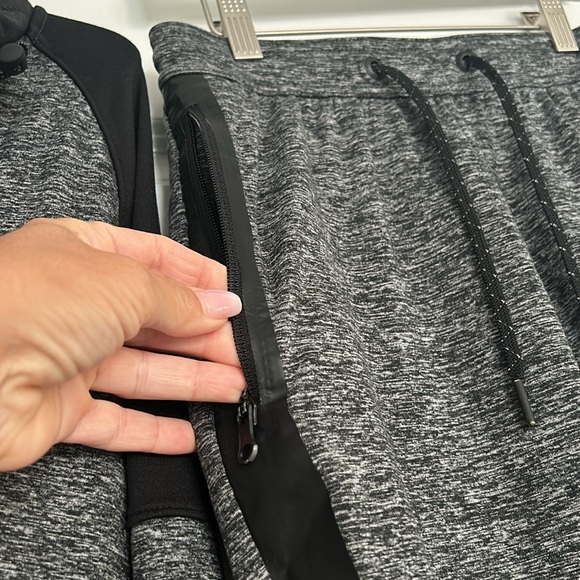 American Eagle Outfitters Active Flex jacket and joggers - Picture 6 of 8